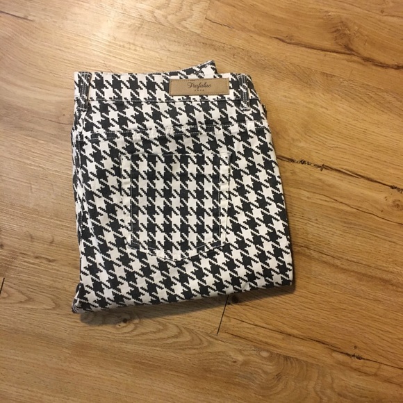 Zara Black and white Herringbone Jeans - Picture 3 of 3